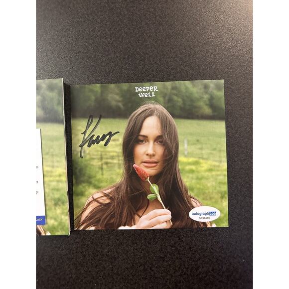 Kacey Musgraves Deeper Well AUTOGRAPHED CD COA ACOA #SC98339 - Picture 2 of 3